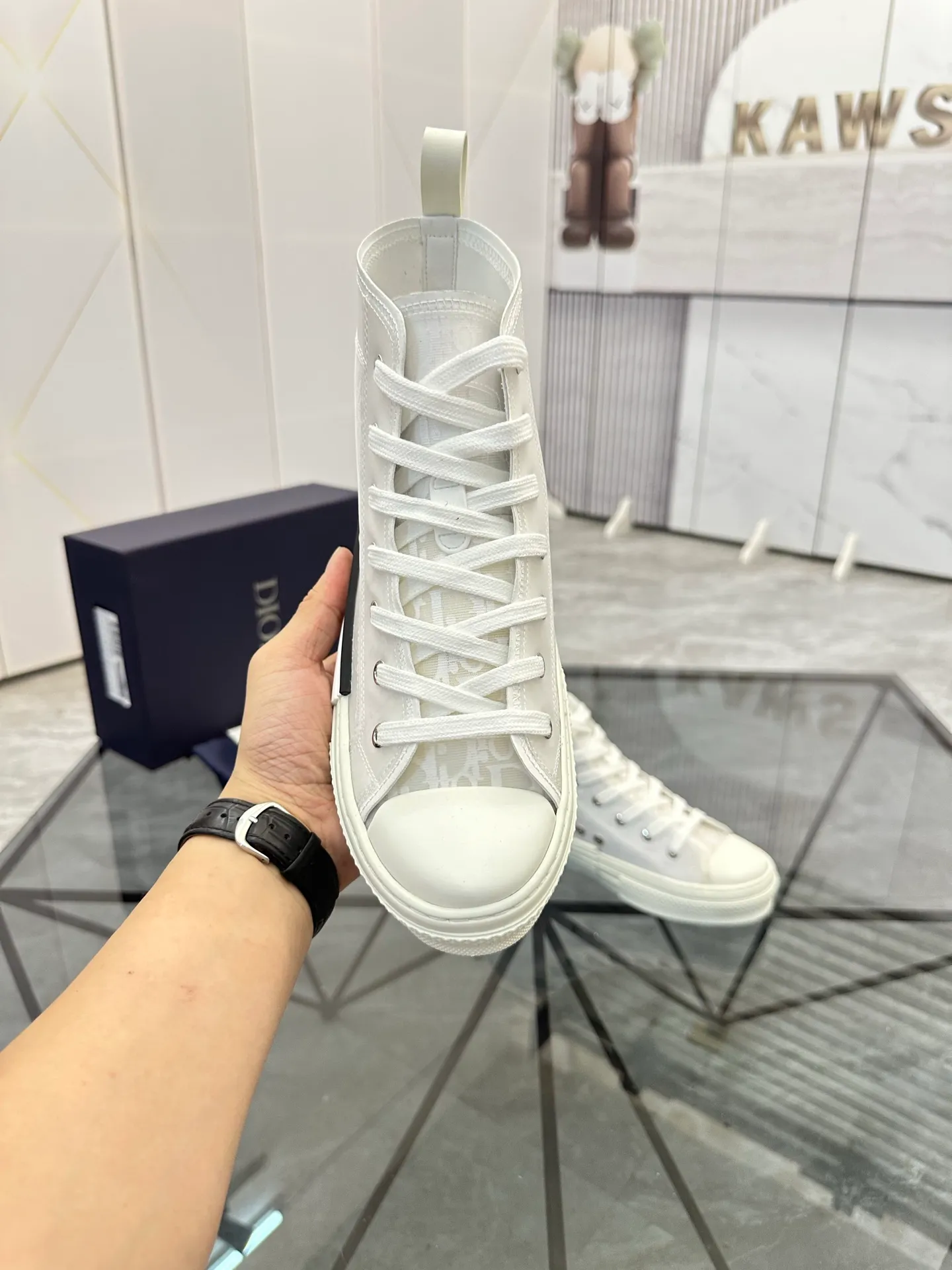 Selling men's shoes 💰: 💰P440¥ Product trademark: Dio* "Dior*" high-top casual shoes Regular size: 36-45 (can be customized to 46) Couple style B23 Product materials: Upper imported original fabric, breathable lining, original outsole. No.: 007